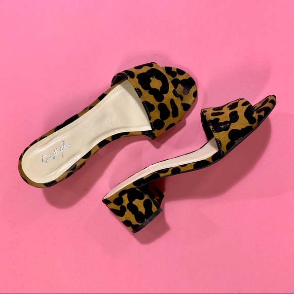 qupid leopard block heels